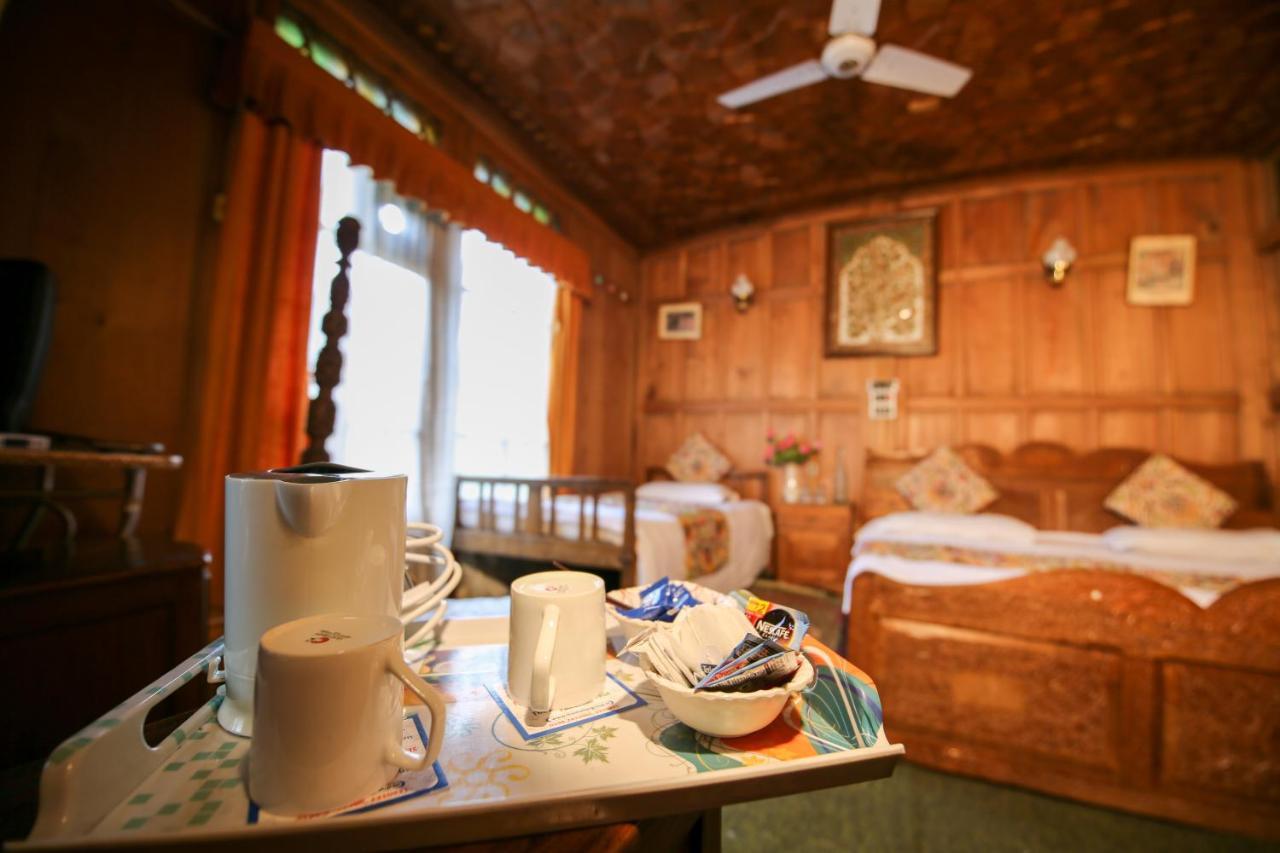 The Shelter Group Of Houseboats & Tour Organiser Srinagar  Exterior photo