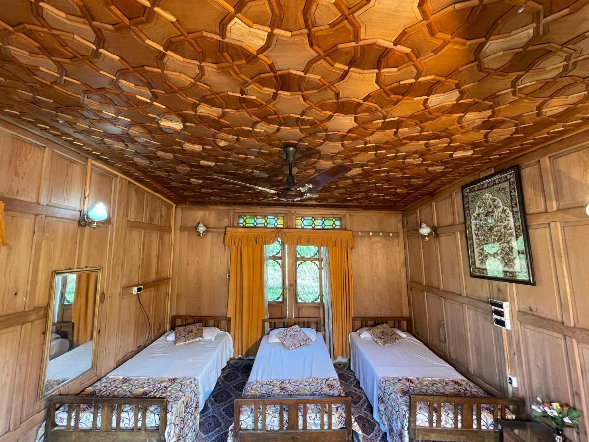 The Shelter Group Of Houseboats & Tour Organiser Srinagar  Exterior photo