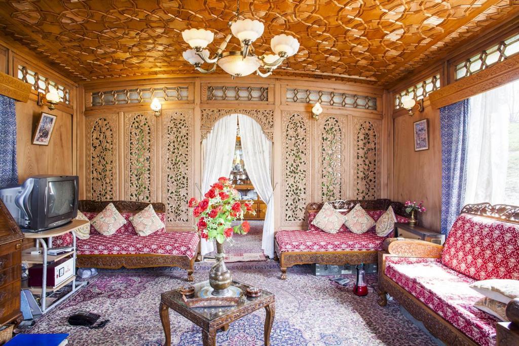 The Shelter Group Of Houseboats & Tour Organiser Srinagar  Exterior photo